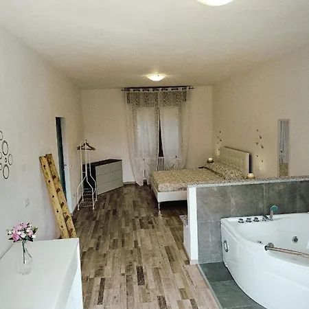 Dudi Jolie Maison - Jacuzzi Lezzeno