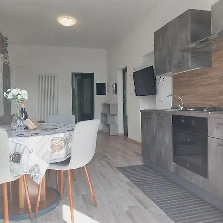 Dudi Jolie Maison - Jacuzzi Appartement *