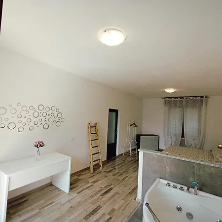 Dudi Jolie Maison - Jacuzzi * 레체노