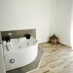 Apartament Dudi Jolie Maison - Jacuzzi *
